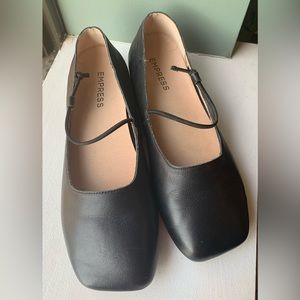 Empress square toe ballet flat, size 40(Europe)/9 (US). Black leather. Like new.